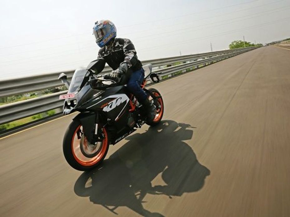KTM RC200 in action