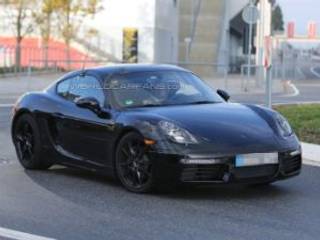 Facelifted Porsche Cayman spied