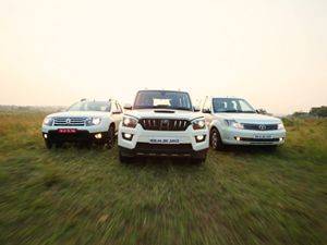 tata safari storme 4x4 vs mahindra scorpio 4x4 tata safari storme 4x4 vs mahindra scorpio 4x4