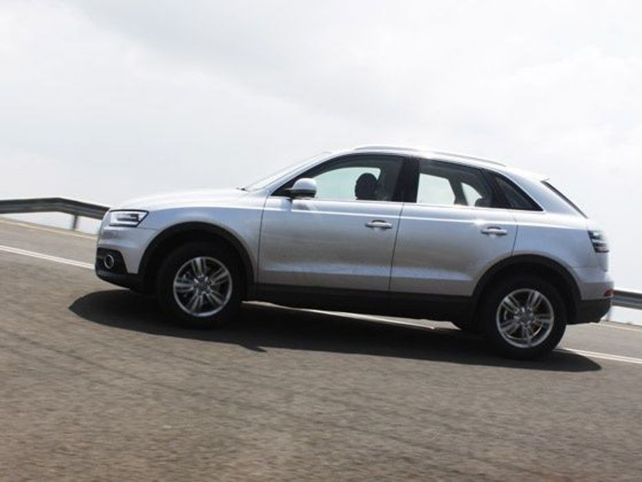 2014 Audi Q3 Dynamic driving around fast corner to test Drive Select system