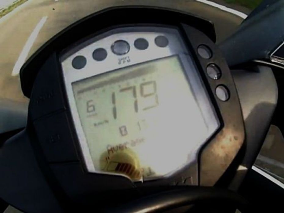 KTM RC390 top speed