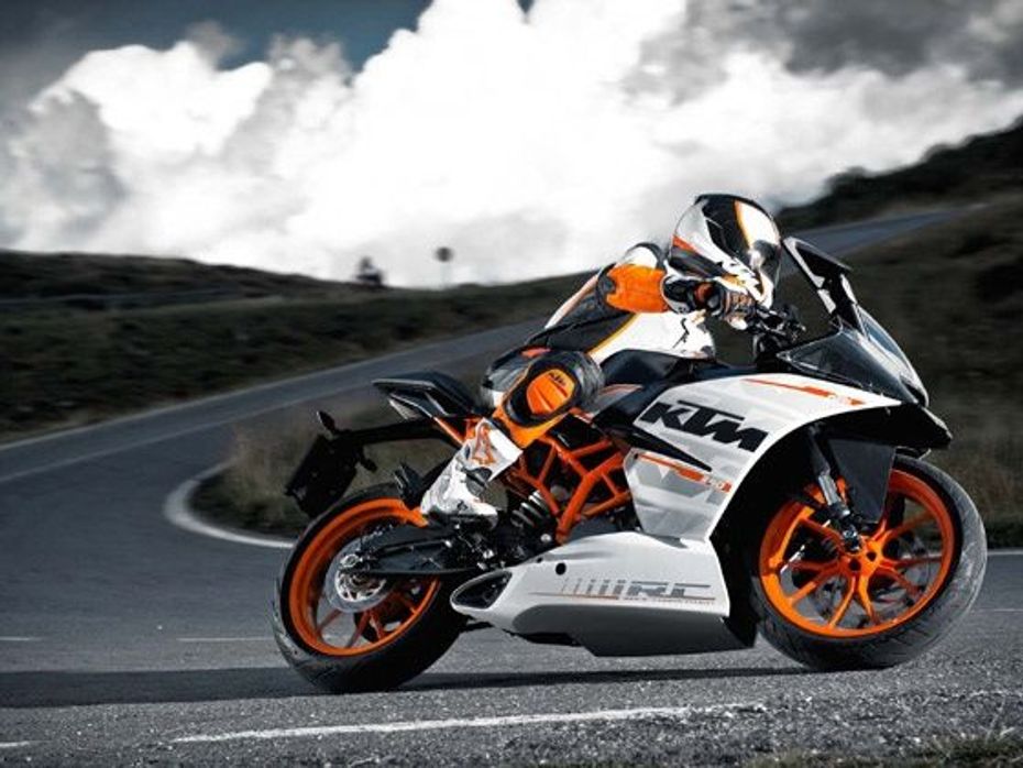 KTM RC 390 on the race tracck