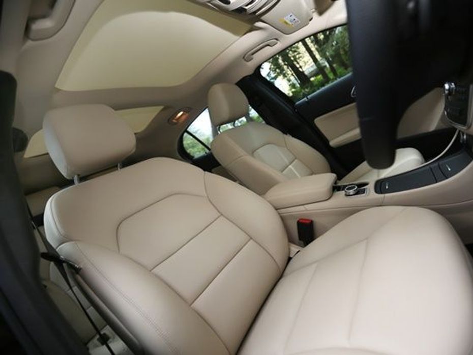 Mercedes-Benz GLA-Class front seats