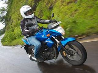 Suzuki Gixxer : Detailed Review