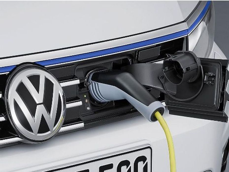 Volkswagen Passat GTE grille