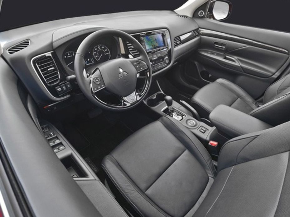 2016 Mitsubishi Outlander SUV interior