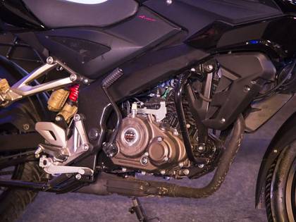 Bajaj Pulsar AS150 engine