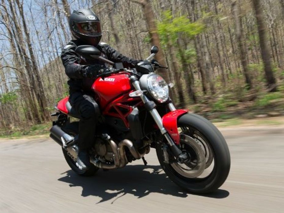 Ducati Monster 821 - Ride and Handling