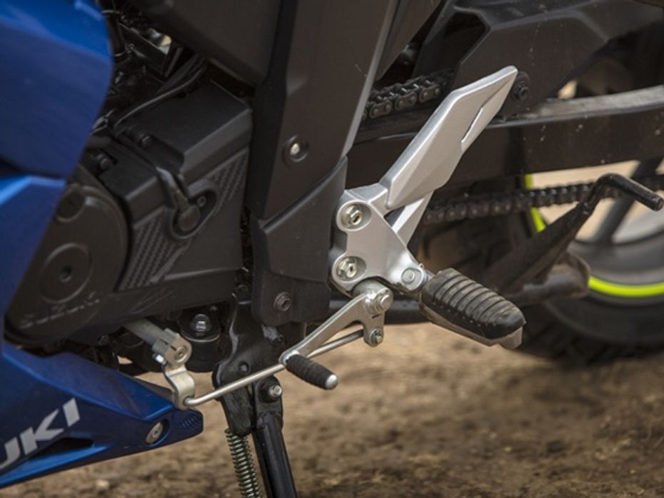 The 5-speed gearbox on our Suzuki Gixxer SF test bike was surprisingly clunky