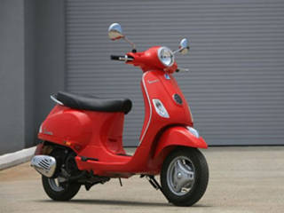 Piaggio will not discontinue the Vespa LX