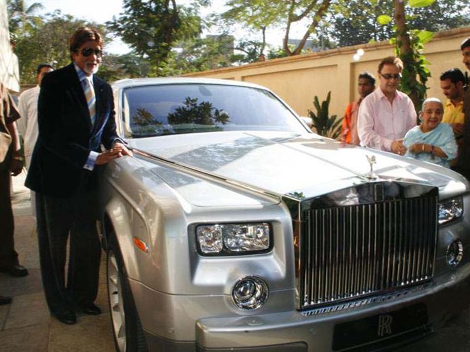 Vidhu Vinod Chopra gifted a Rolls-Royce Phantom to Amitabh Bachchan for his performance in the film Eklavya