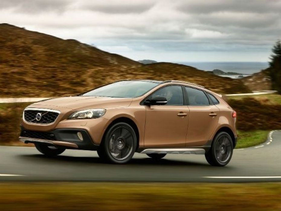 Volvo V40 Cross Country in action