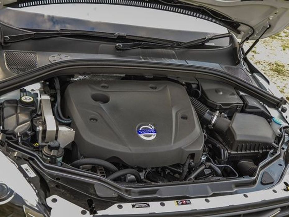 Volvo XC60 R-Design Drive-E engine