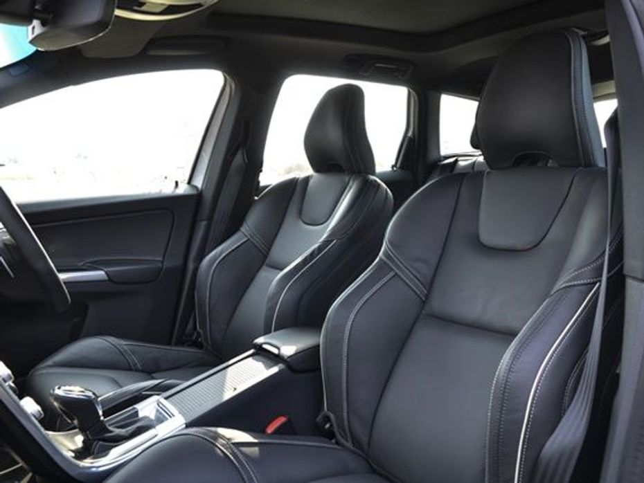 Volvo XC60 R-Design interior