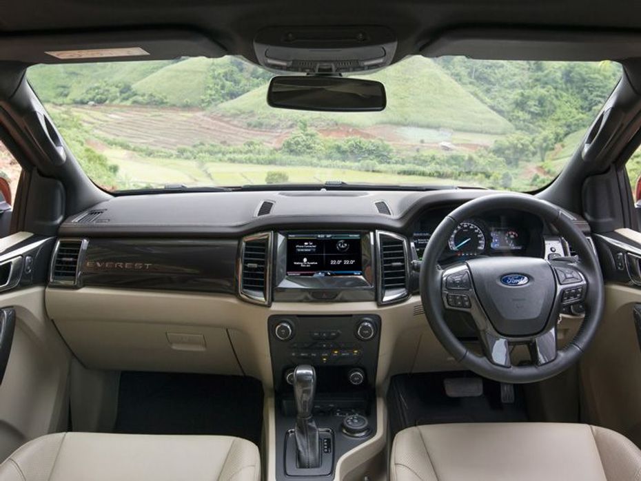 2015 Ford Endeavour interior