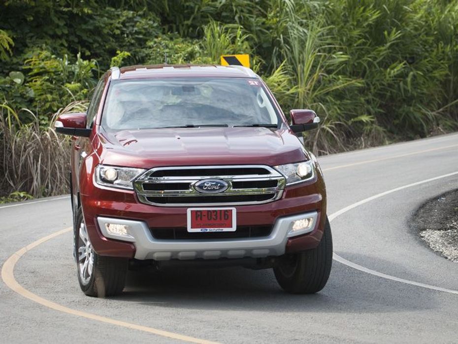 2015 Ford Endeavour in Action