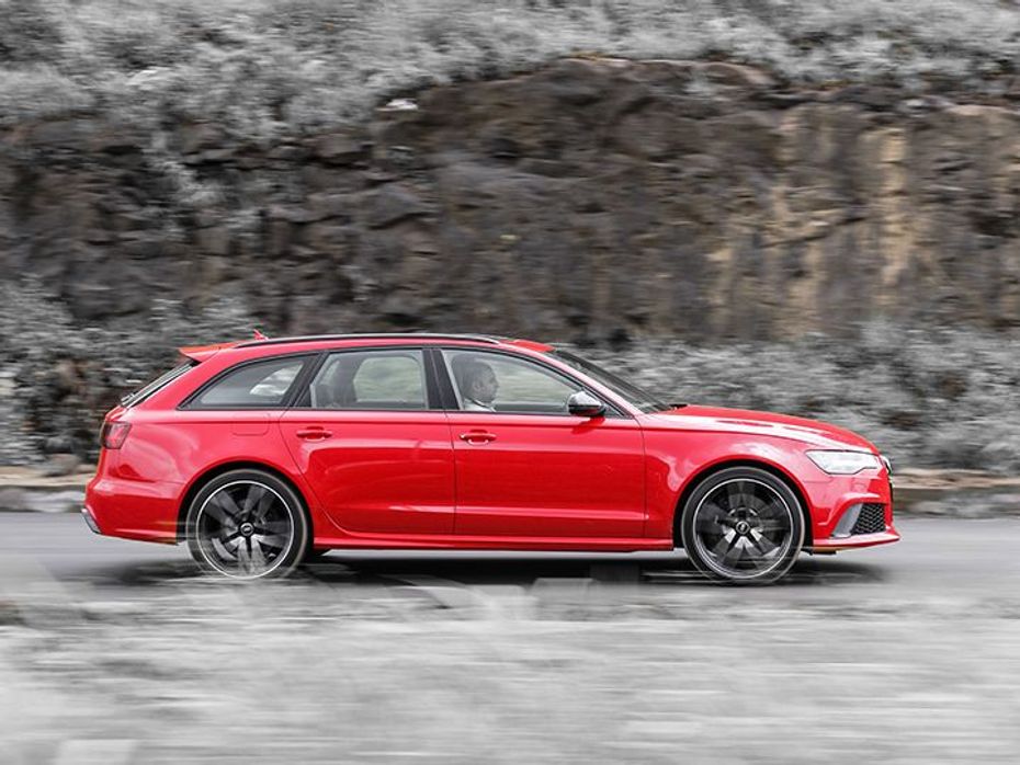 Audi RS6 India review panning shot