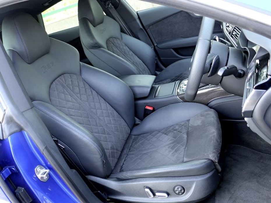 2015 Audi RS7 front seats