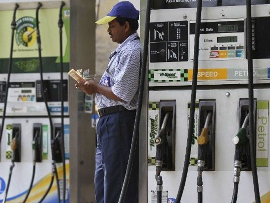 New Delhi petrol and diesel price cut August 2015