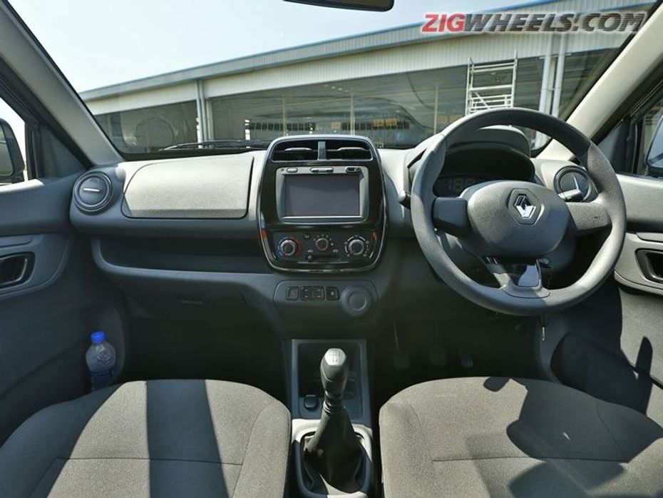 Latest image of the cabin and dashboard of renault Kwid