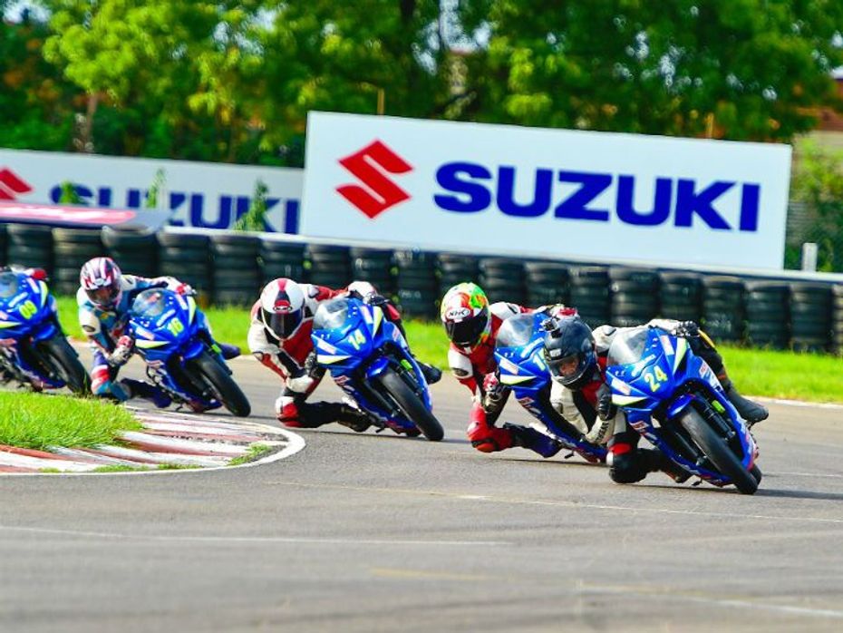 Suzuki Gixxer Cup riders in action