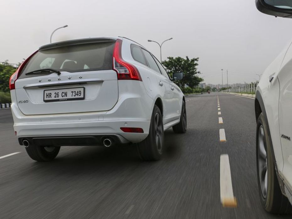 Volvo XC60 rear in action