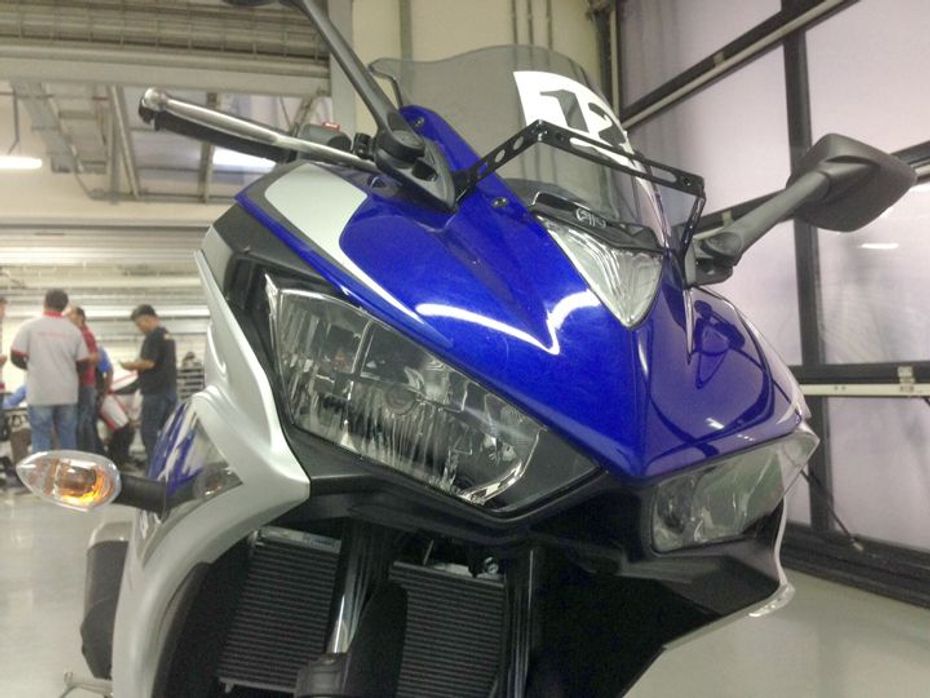 Yamaha YZF-R3 headlight
