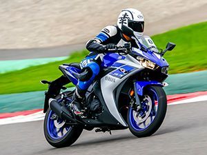Yamaha YZF R3 : Detailed Review - ZigWheels