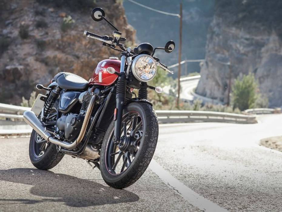 Triumph Bonneville Street Twin review pic