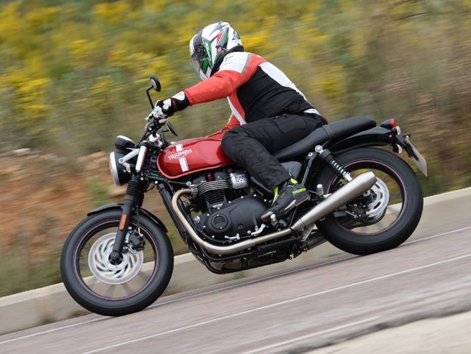 Triumph Bonneville Street Twin review cornering