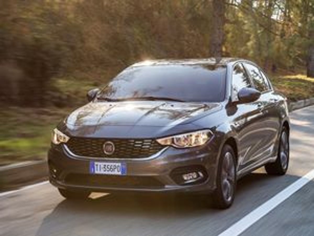 Fiat Tipo Hatchback Spotted Testing - ZigWheels