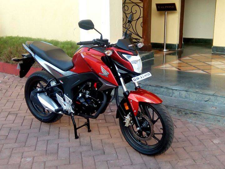 Honda cb hornet cheap 160r on road price