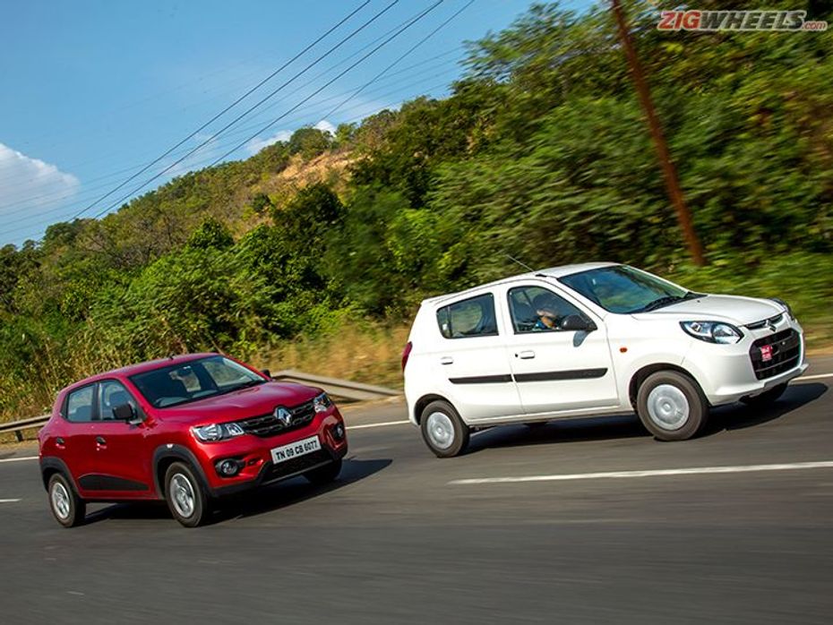Renault Kwid vs Maruti Alto action pic