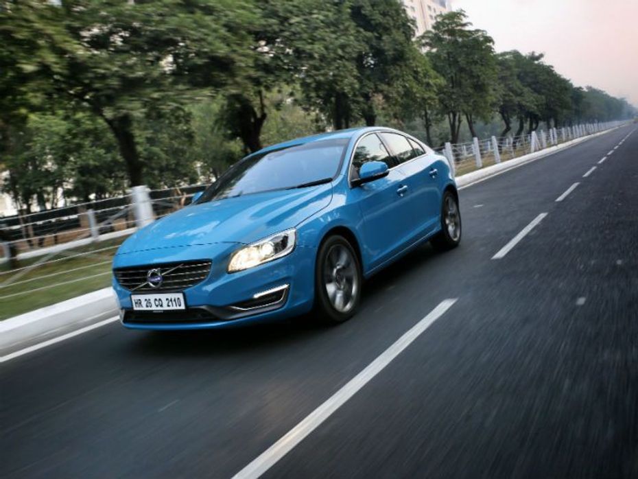 Volvo S60 T6 front action