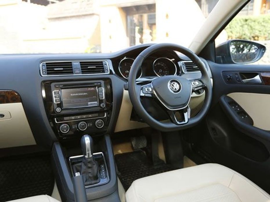 New Volkswagen Jetta facelift has minor changes in the cabin too