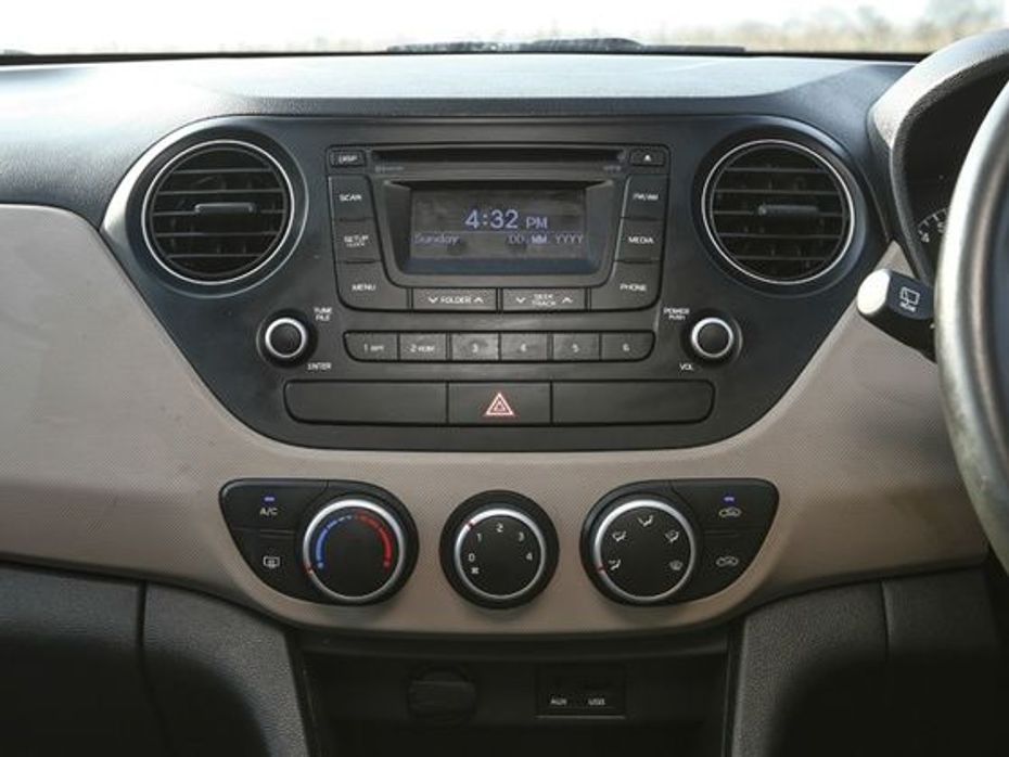 Hyundai Grand i10 centre console