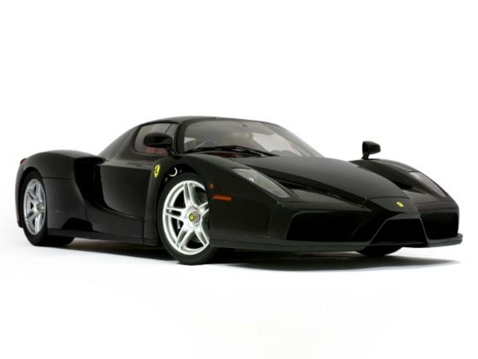 1:12 2002 Enzo Ferrari Kyosho model Review front