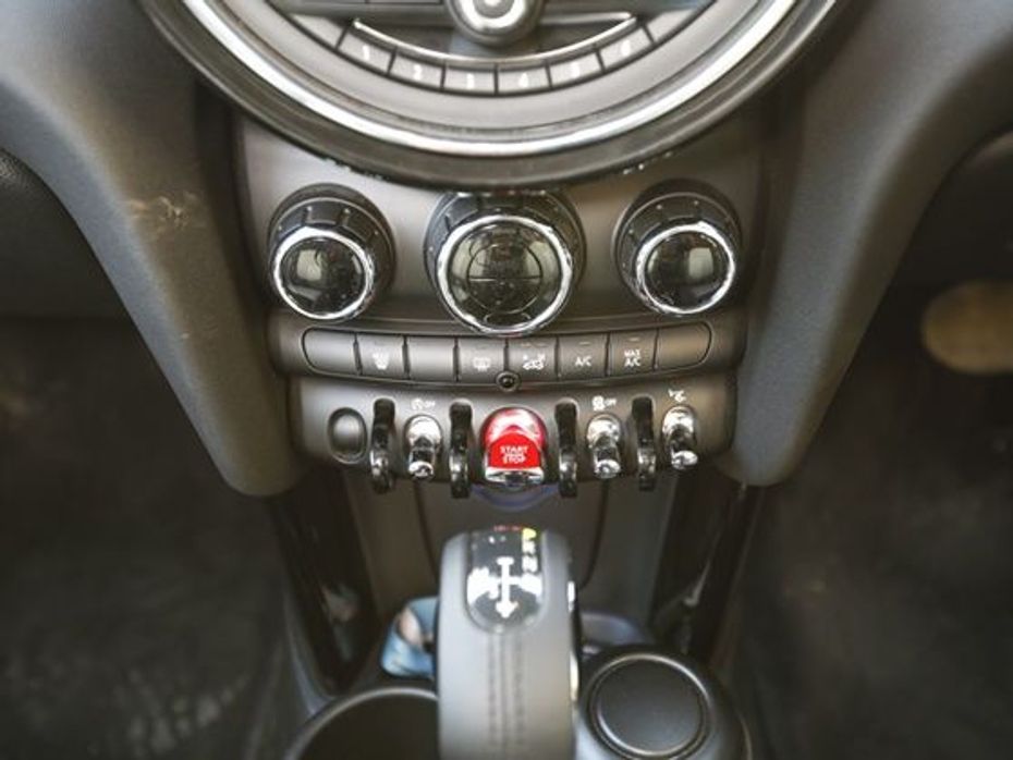 2015 Mini Cooper Diesel 5 Door central console