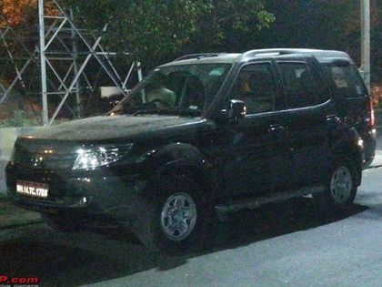 Tata Safari Strome facelift spied without camouflage in India