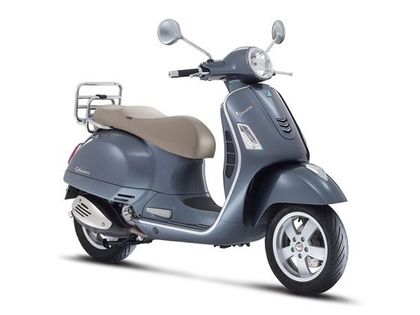 Vespa GTS 300 First Ride Review -Vastly Improved - Bike India