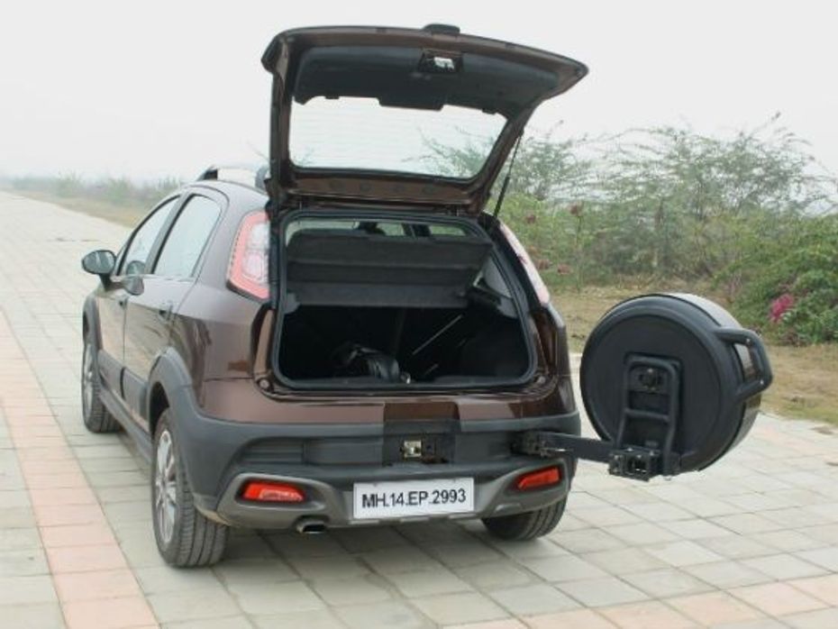 Fiat Avventura rear hatch