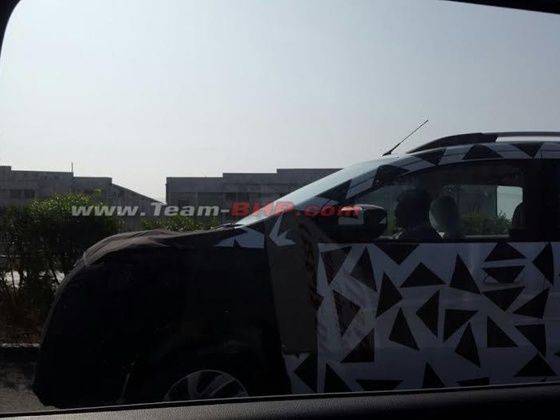 Chevrolet Spin MPV spied - ZigWheels