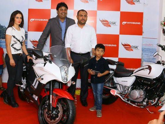 DSK Hyosung opens new bike showroom in Kochi - ZigWheels