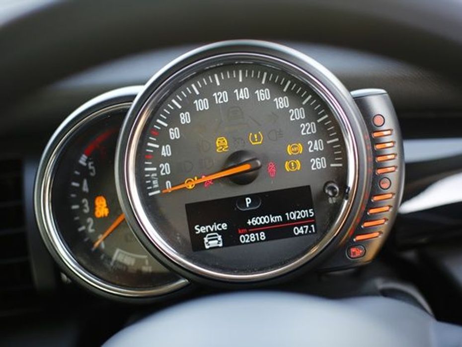2014 Mini Cooper D Review speedometer