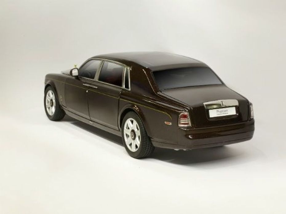 Rolls Royce Phantom Extended Wheelbase Dragon Edition Model rear