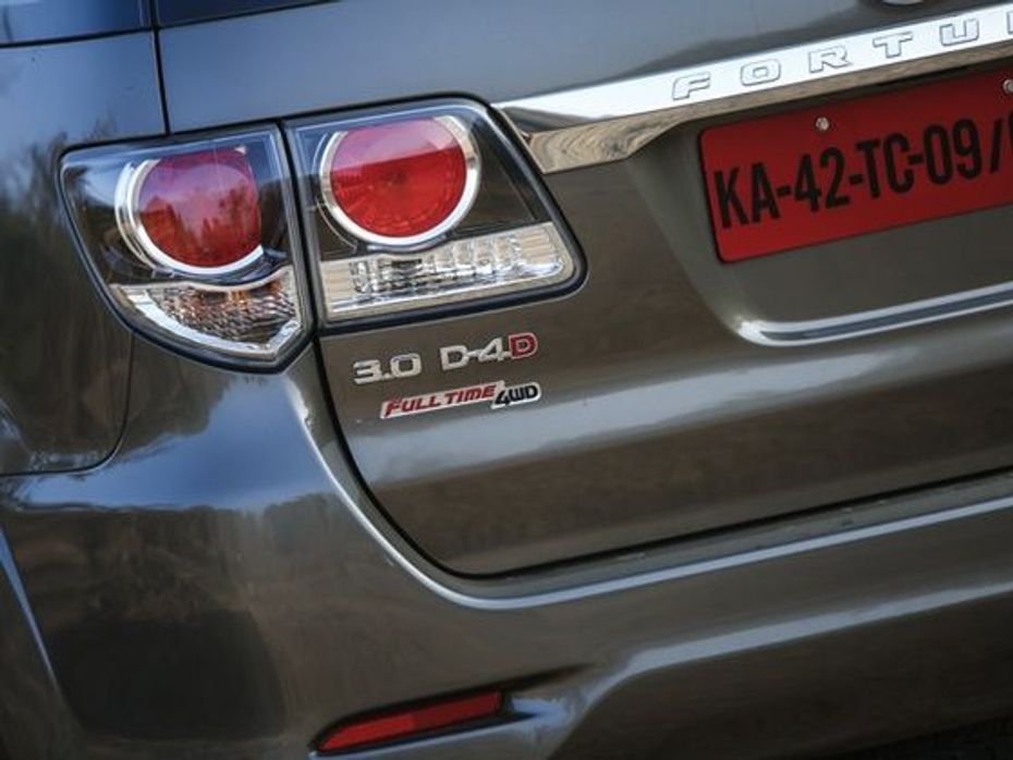 Toyota Fortuner AWD automatic review photo tail lamps