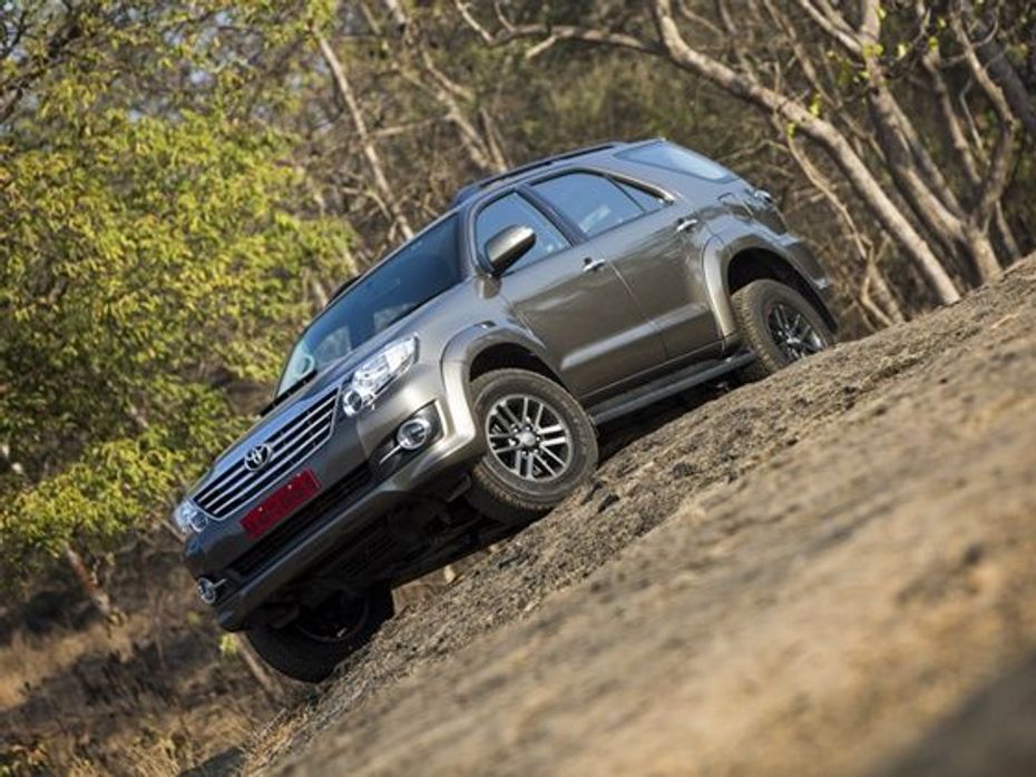 Toyota Fortuner AWD automatic review photo off road picture