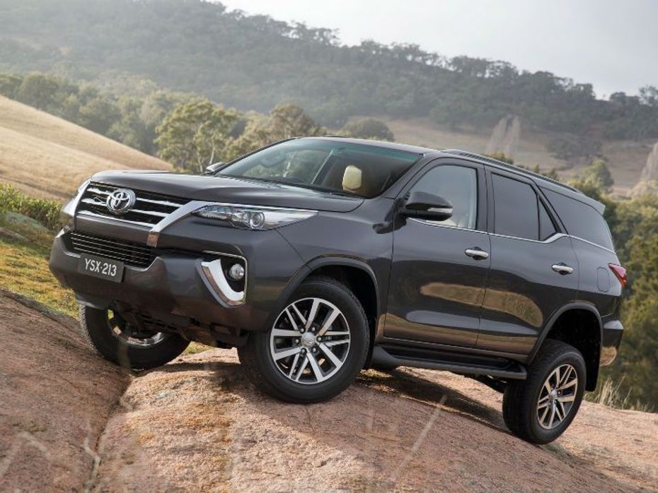 New Toyota Fortuner front static