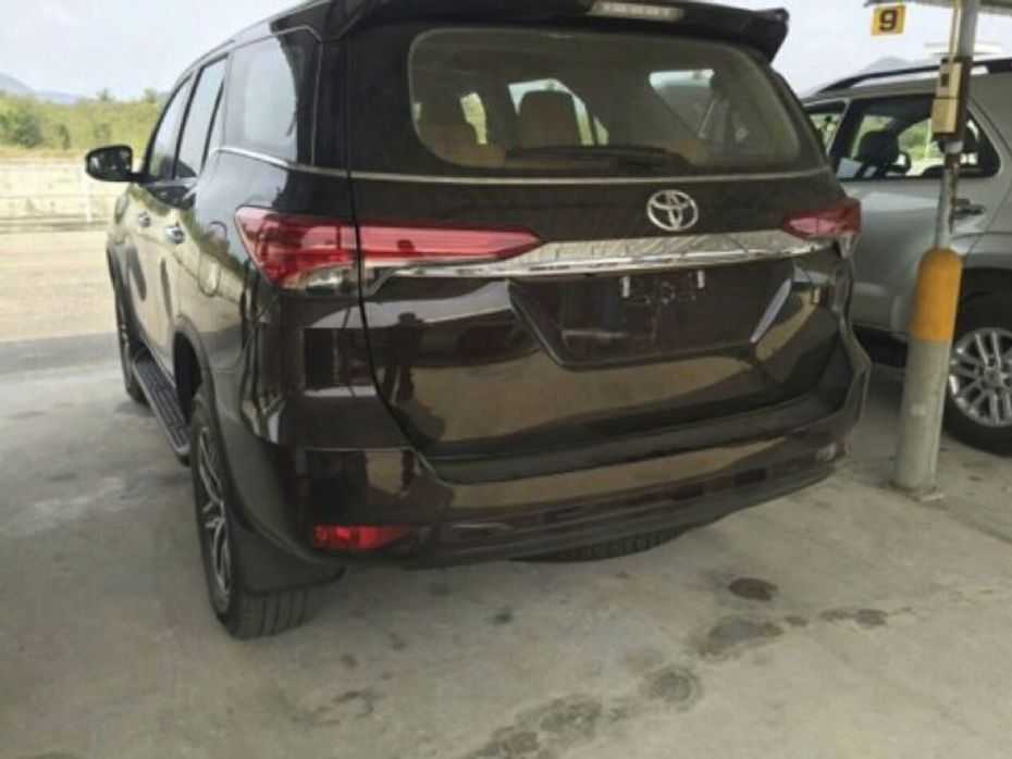 Refreshed rear design on the new 2016 Toyota Fortuner or Everest