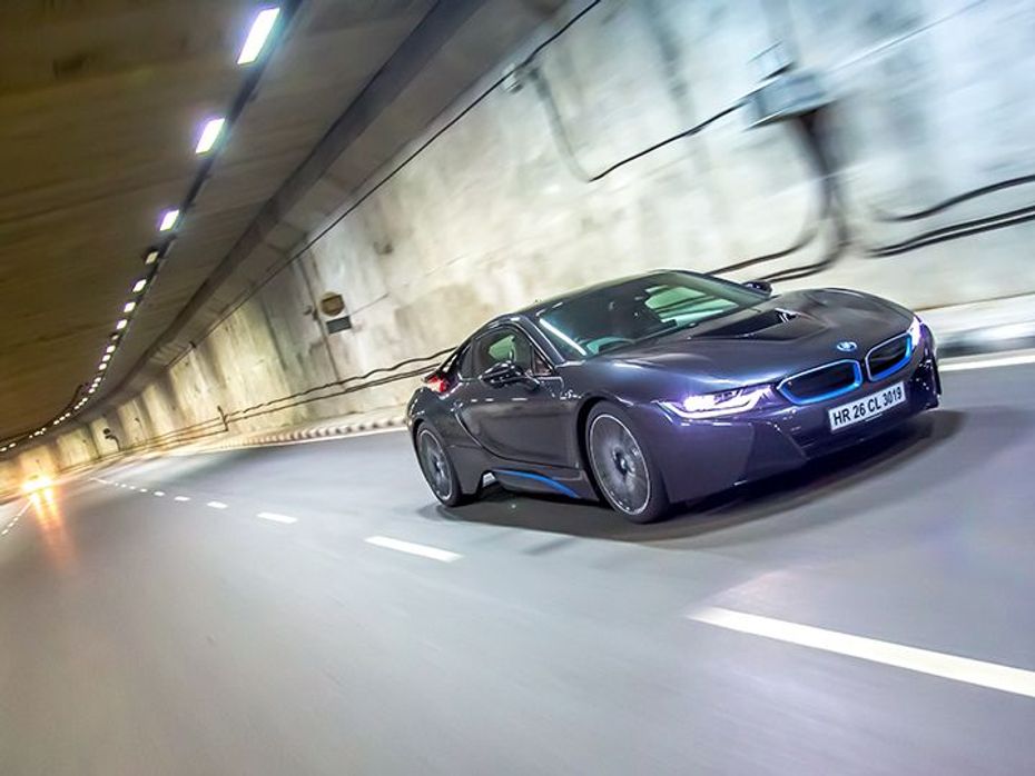 2015 BMW i8 front action